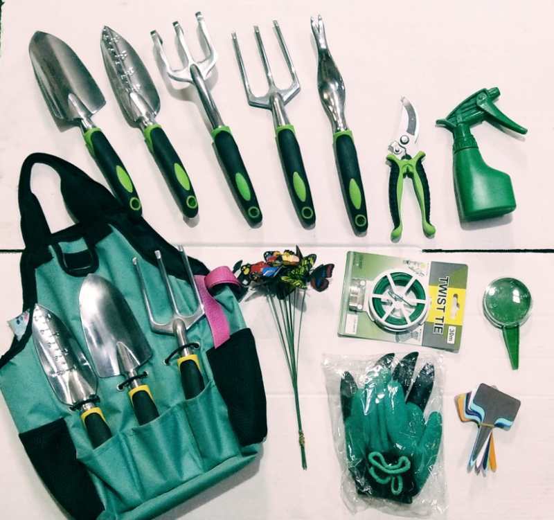 13 - piece garden tool set - Gardening Land