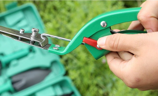 Ten - piece gardening tool set - Gardening Land